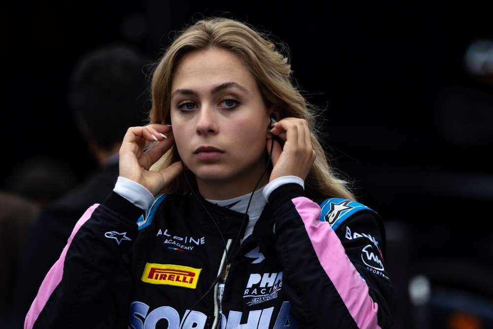 Závod F3 ve Spa: Sophie Flörsch opět na bodech!